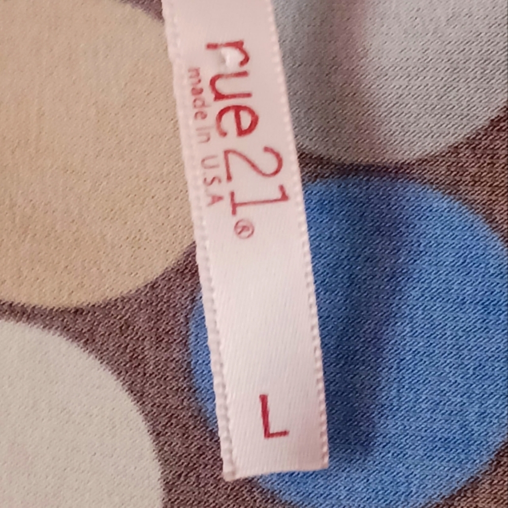 Rue21 - Picture 3 of 6